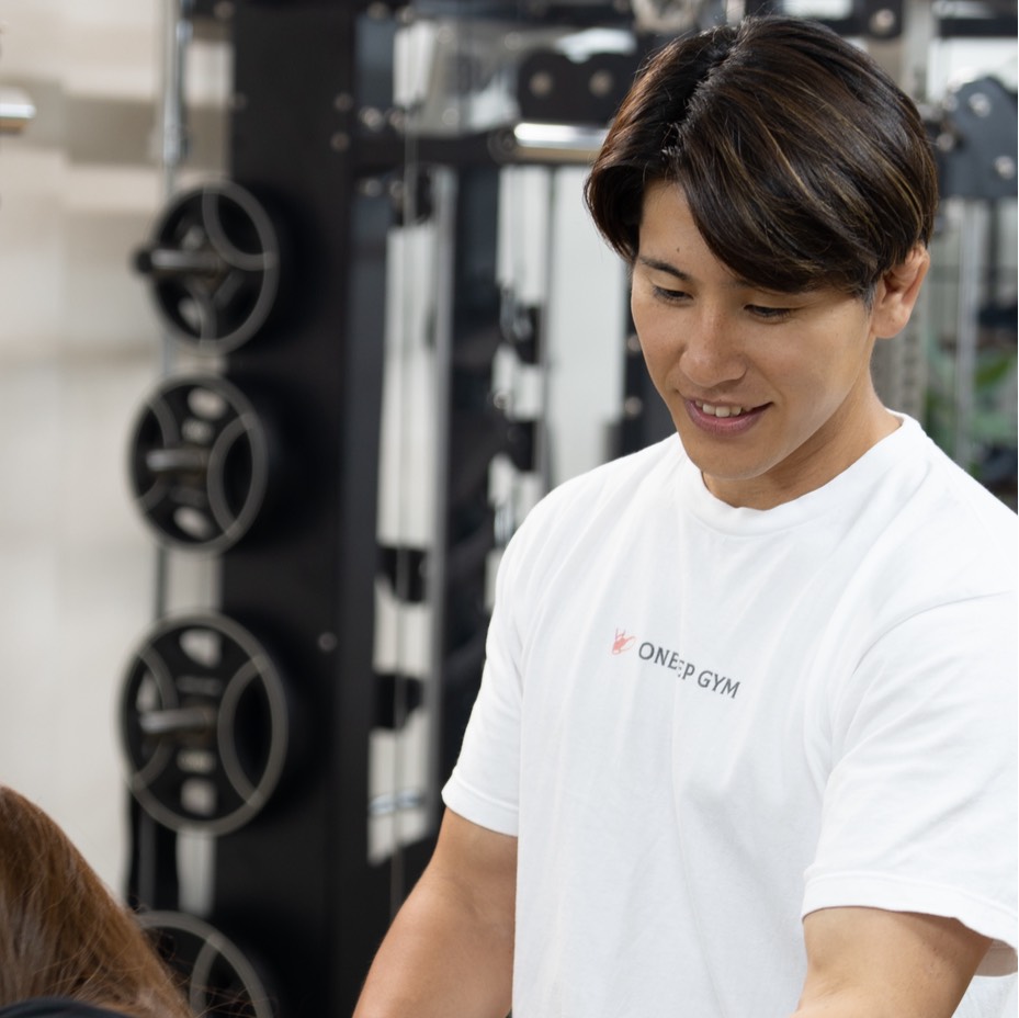 鹿児島市 パーソナルジム ONESTEP GYM 代表トレーナー 無料体験 指導風景